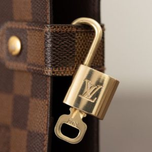 authentiek Louis Vuitton hangslot met sleutel